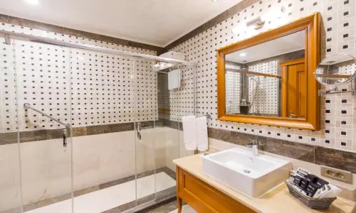 هتل لندن 1889 باتومی